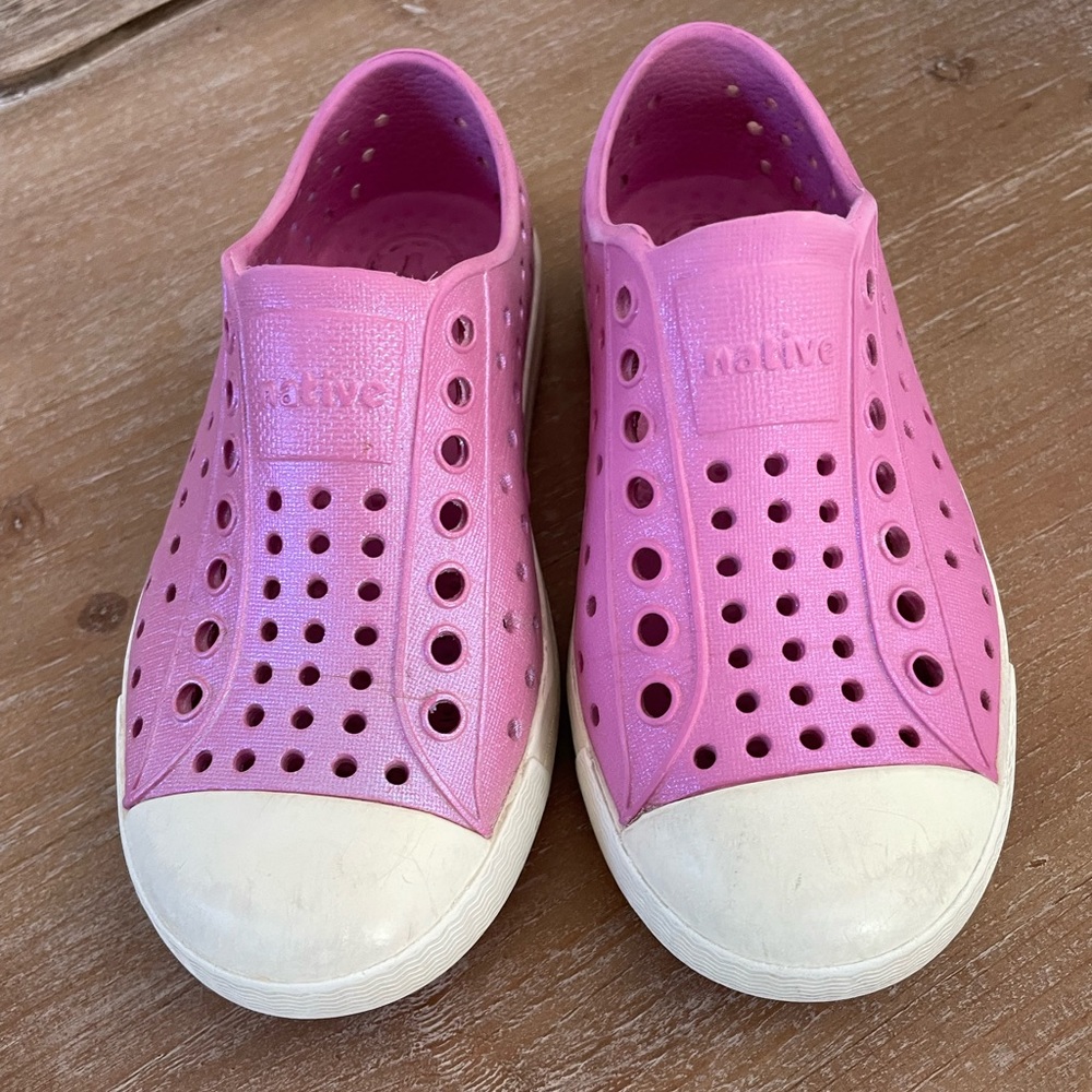 Girls lilac Natives, size C9